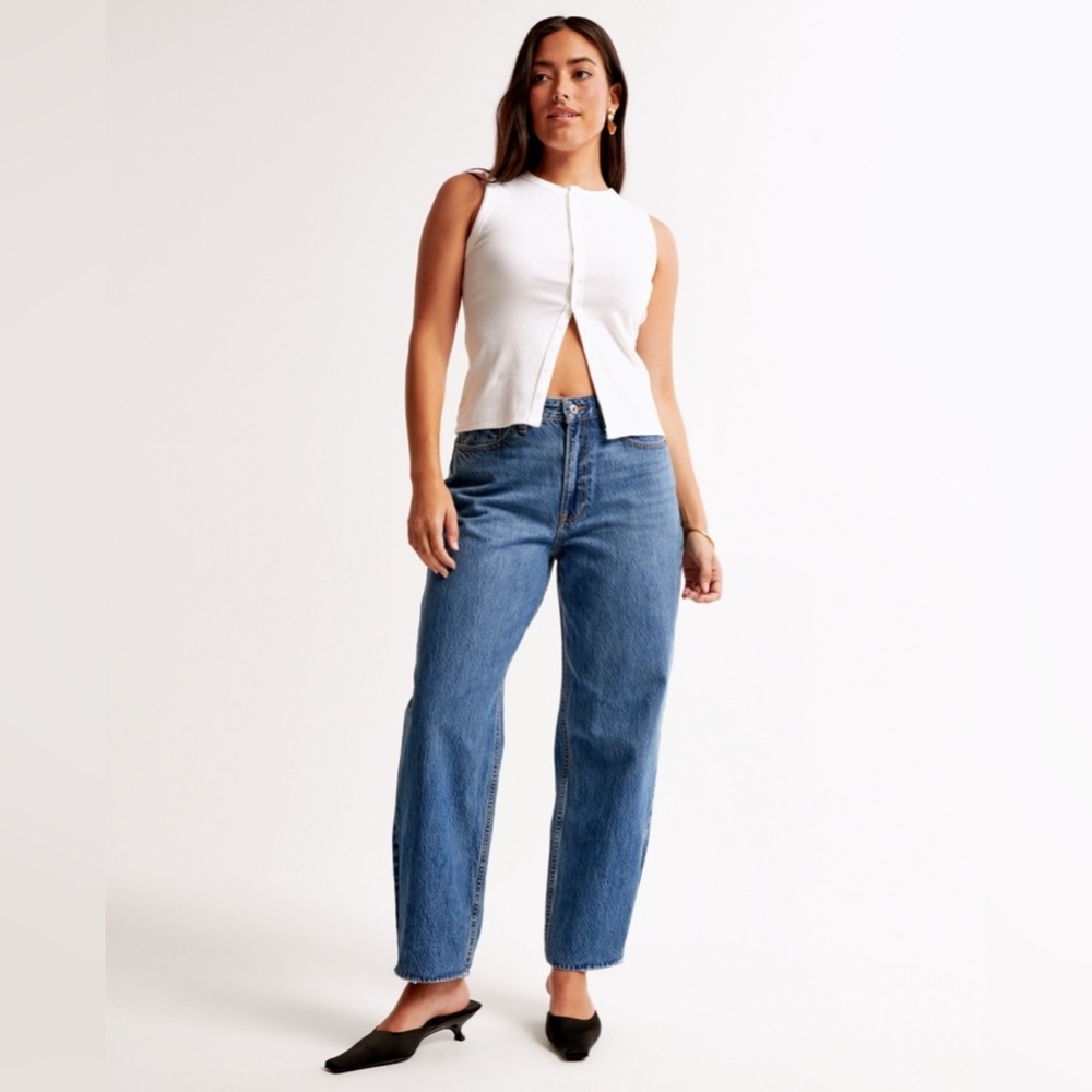 Abercrombie tapered leg jeans. Short girl approved!